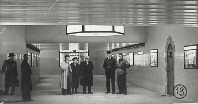 502558 Gezicht in de nieuwe, tweede tunnel (Noordertunnel) onder het Centraal Station te Utrecht, kort na de opening.